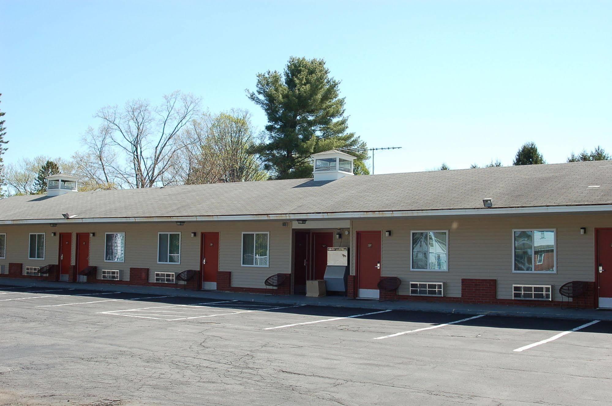 Budgetel Inn Glens Falls-Lake George-Saratoga Ngoại thất bức ảnh